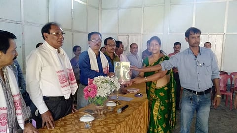 নগাঁৱৰ চকলাঘাট উঃ মাঃ বিদ্যালয়ত হাতে লিখা আলোচনী “প্ৰকৃতি” উন্মোচন