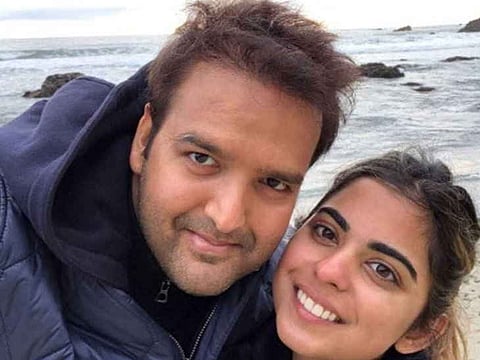 ইশা-আনন্দৰ বিয়া; চৰ্চাৰ শীৰ্ষত বিয়াৰ নিমন্ত্ৰণী পত্ৰ