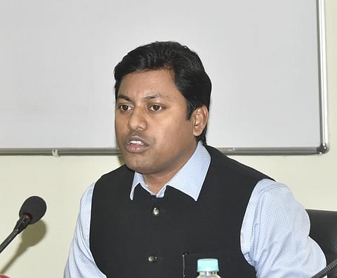 মন্ত্ৰী পল্লৱ লোচন দাসক স্মাৰক পত্ৰ প্ৰদান অসম চাহ জনজাতি ছাত্ৰ সন্থাৰ