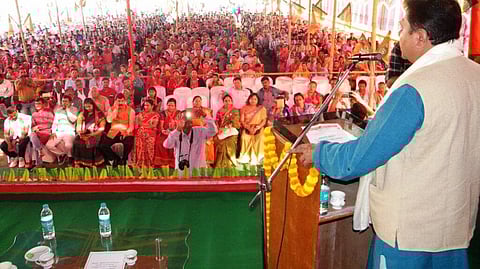 আজি সামৰণি পৰিব ৰাজ্যৰ প্ৰথম পৰ্য্যায়ৰ পঞ্চায়ত নিৰ্বাচনৰ প্ৰচাৰ অভিযানৰ