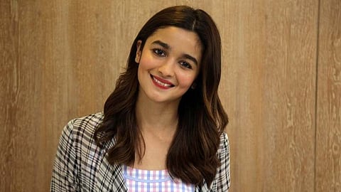 বলীউডৰ এইগৰাকী অভিনেত্ৰীৰ হ’ল ৩০ মিলিয়ন অনুৰাগীঃ ধন্যবাদ জনালে সকলো অনুৰাগীলৈ