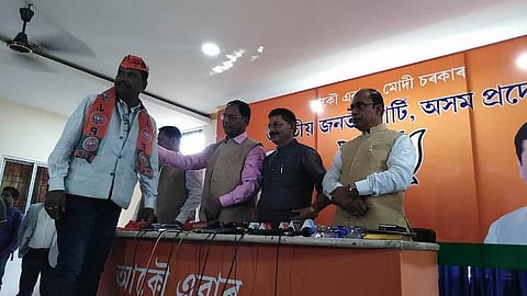 অৰ্ধ শতাধিক লোকৰ বিজেপিত যোগদান