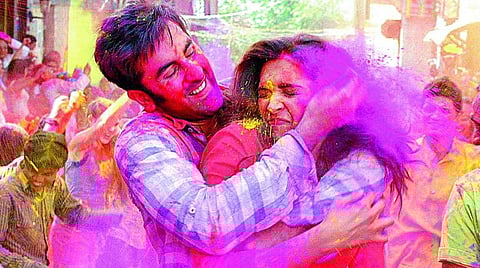 হোলীৰ প্ৰাকমুহুৰ্তত চাওঁ আহক বলীউডৰ ছবিত হোলী গীতৰ বিশেষত্ব