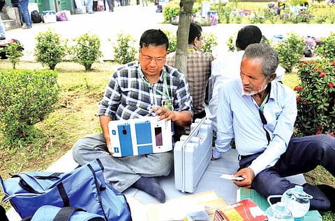 তৃতীয় পৰ্যায়ৰ ভোটদানৰ কাৰণে প্ৰস্তুতি তুংগত