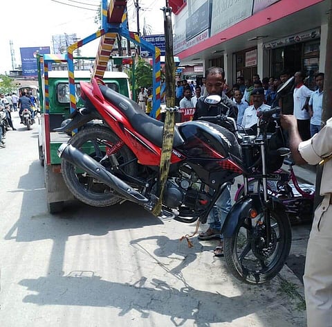 যান বাহনৰ নিয়ম উলংঘাকাৰীসকলৰ ক্ষেত্ৰত দৰং প্ৰশাসনৰ তীক্ষ্ণ দৃষ্টি