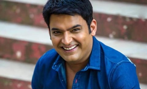 ব্যস্ততাৰ মাজতো সহায় কৰিবলৈ নাপাহৰে কমেডিয়ান কপিল শৰ্মাই