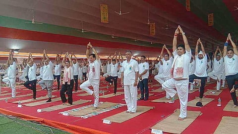 পঞ্চম আন্তজাৰ্তিক যোগ দিৱস উদযাপন  সৰুসজাই খেলপথাৰত