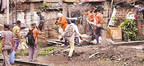 গুৱাহাটী ৰে'লৱে ষ্টেচনৰ পৰা ভৰলুমুখলৈকে উচ্ছেদ অভিযান