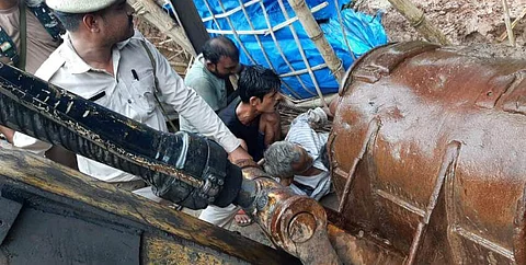 যোৰাবাটত ভূমিস্খলন: আহত হেমেশ্বৰ বৰা নামৰ এজন