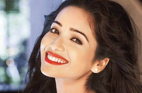 সৰু পৰ্দাৰ পৰা বলীউডলৈ পবিত্ৰ ৰিস্তাৰ অভিনেত্ৰী আশা নেগী