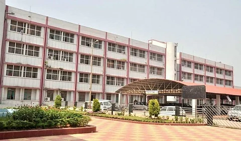 গুৱাহাটী মেডিকেল কলেজ আৰু হস্পিতেলৰ চিকিৎসা সেৱা বিনামূলীয়া নে?