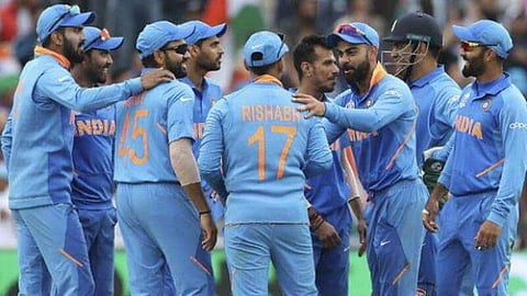 কোন হ’ব ভাৰতীয় ক্ৰিকেট দলৰ নতুন প্ৰশিক্ষক?চৰ্চিত সৰ্বত্ৰে