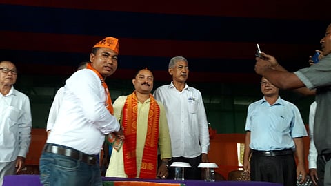 প্ৰাক্তন আবছুৰ সম্পাদক ৰিনজয় বৰাৰ বিজেপিত যোগদান