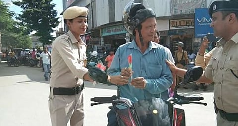 ওদালগুৰিত যান বাহন আইনৰ ওপৰত সজাগতা কাৰ্যসূচী ৰূপায়ন আৰক্ষীৰ