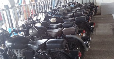 ১৩ খন ৰয়েল এনফিল্ড চুৰি বাইক জব্দ গুৱাহাটী ৰেলৱে ষ্টেচনত