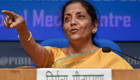 গ্ৰাহকৰ সৈতে সংযোগ স্থাপনত অনীহাঃ ৰাজহুৱা খণ্ডৰ বেংকক সমালোচনা কেন্দ্ৰীয় বিত্তমন্ত্ৰীৰ