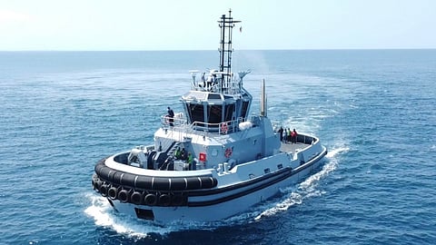 YT 027 & AT 010 – Philippine Navy acquires new tugs for ship handling and firefighting support