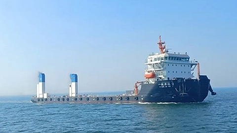 CCCC subsidiary takes delivery of heavy lift ship