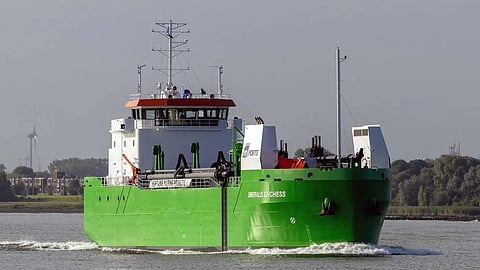 Emerald Duchess – UK's PD Ports places low-emission hopper dredger into service
