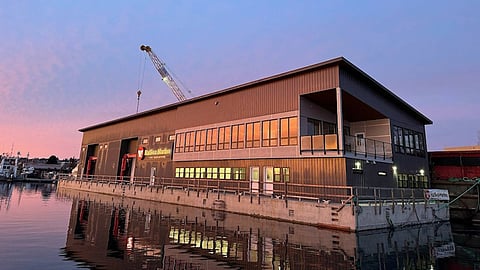 Zewen – Floating support facility for Canadian towage operator