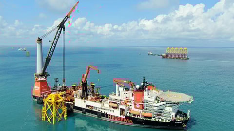 Heavy lift crane vessel Aegir