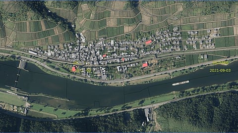 Aerial shot of Müden and the Moselle River