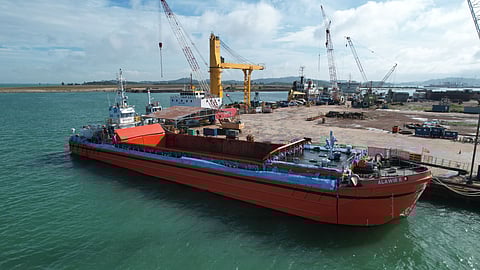 Split hopper barge Alawir II