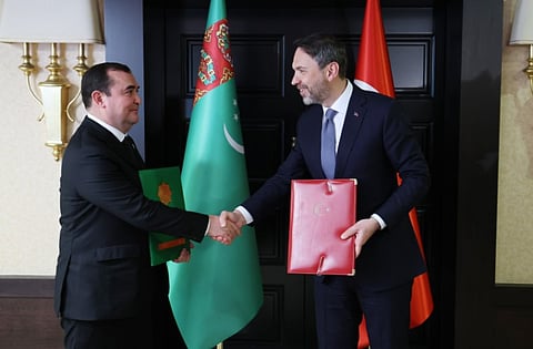 Turkey and Turkmenistan sign an agreement to facilitate the flow of Turkmen natural gas to Turkey
