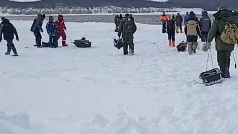 Russia fishermen rescued from adrift ice floe off east coast