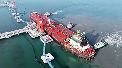 Oil tanker docks at Dongying Port's 100,000-tonne crude oil terminal