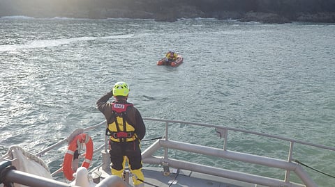 Fishing boat sinks after striking rocks near Cornwall, UK; both crew rescued
