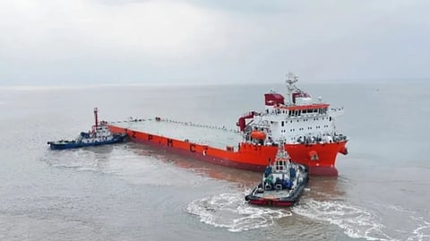 Shanghai Zhenhua Heavy Industries to operate new heavy-lift ship for port equipment transport
