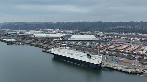 Berth construction set for Port of Tacoma's East Blair Waterway