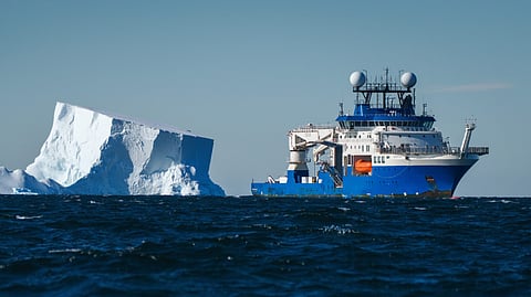 Thriving Antarctic ecosystems found in wake of recently detached iceberg