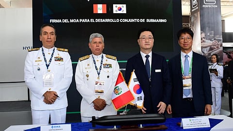 Korean, Peruvian shipyards enter agreement on development of new submarines