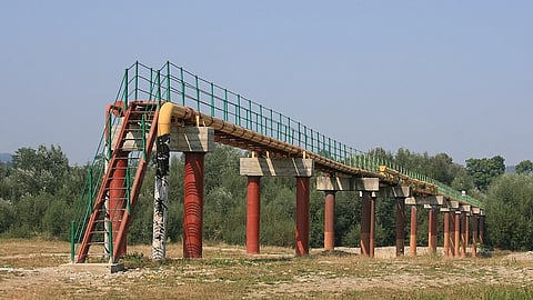 Surface of the Druzhba pipeline
