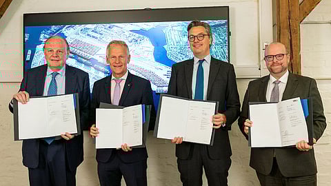 Signing of the Waltershofer Harbour infrastructure expansion contract