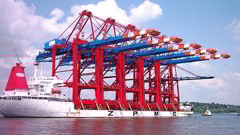 Heavy lift vessel Zhen Hua 20 transports five ship-to-shore gantry cranes manufactured by ZPMC