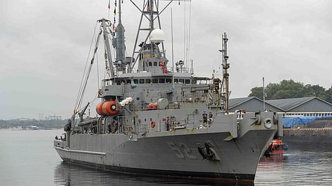 The Safeguard-class rescue and salvage ship USNS Salvor