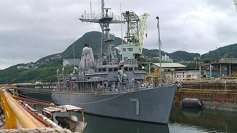 The US Navy Avenger-class mine countermeasures vessel USS Patriot in Sasebo, Japan, September 16, 2006