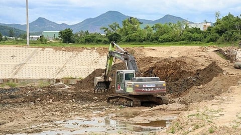 Dredging works at the Cay Dua dam area in Vietnam
