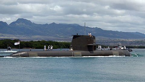 The Royal Australian Navy Collins-class submarine HMAS Waller at Pearl Harbor Naval Base in Hawaii, June 25, 2008 (Photo: US Navy/Mass Communication Specialist 1st Class Michael R. McCormick)