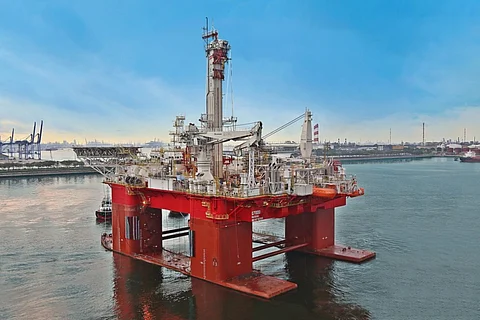 Sembcorp Marine delivers well intervention semi-submersible rig to Helix