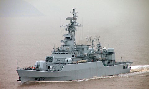 The Type 053H3 frigate Jiaxing in 2005 (Photo: Wikimedia Commons/SteKrueBe)