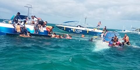 One dead after tour boat capsizes off Boracay, Philippines