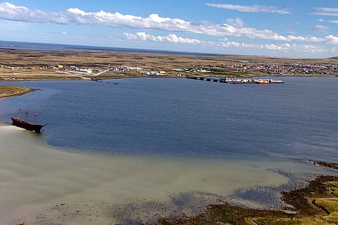 Stanley Harbour (Photo: Wikimedia Commons/Ben Tubby)