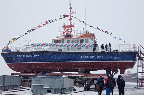 Onezhsky floats out second hybrid workboat in series for Rosmorport