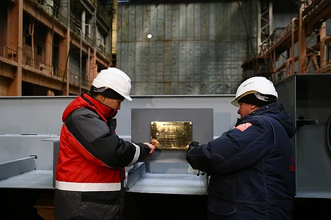 Lotos Shipyard lays keels of two Project 93.159 dredgers