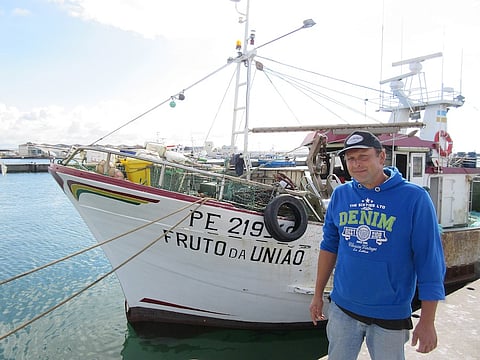 Gillnetter Fruto da Unio arrives at the auction in Peniche, Portugal with owner, Capt. Nelson Rato. Photo: Alan Haig-Brown