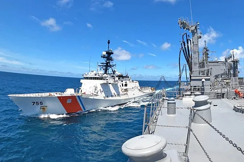 The US Coast Guard Legend-class cutter USCGC Munro conducts joint training with the Japan Maritime Self-Defence Force replenishment ship JS Omi in the East China Sea, August 26, 2021. (Photo: Japan Maritime Self-Defence Force)